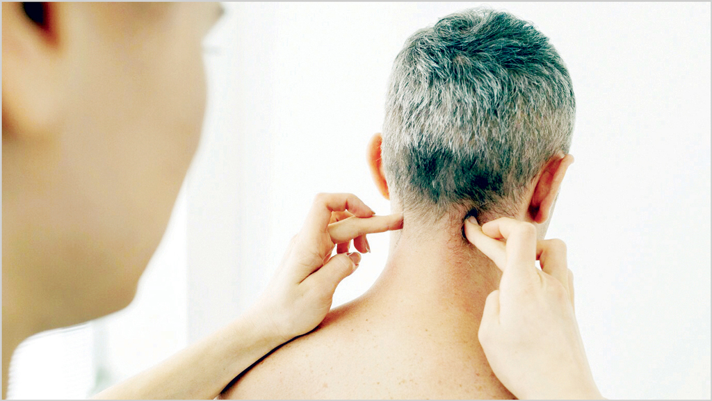 আকুপ্রেশারে ঘাড় ও কাঁধের ব্যথা কমে – আলমগীর আলম